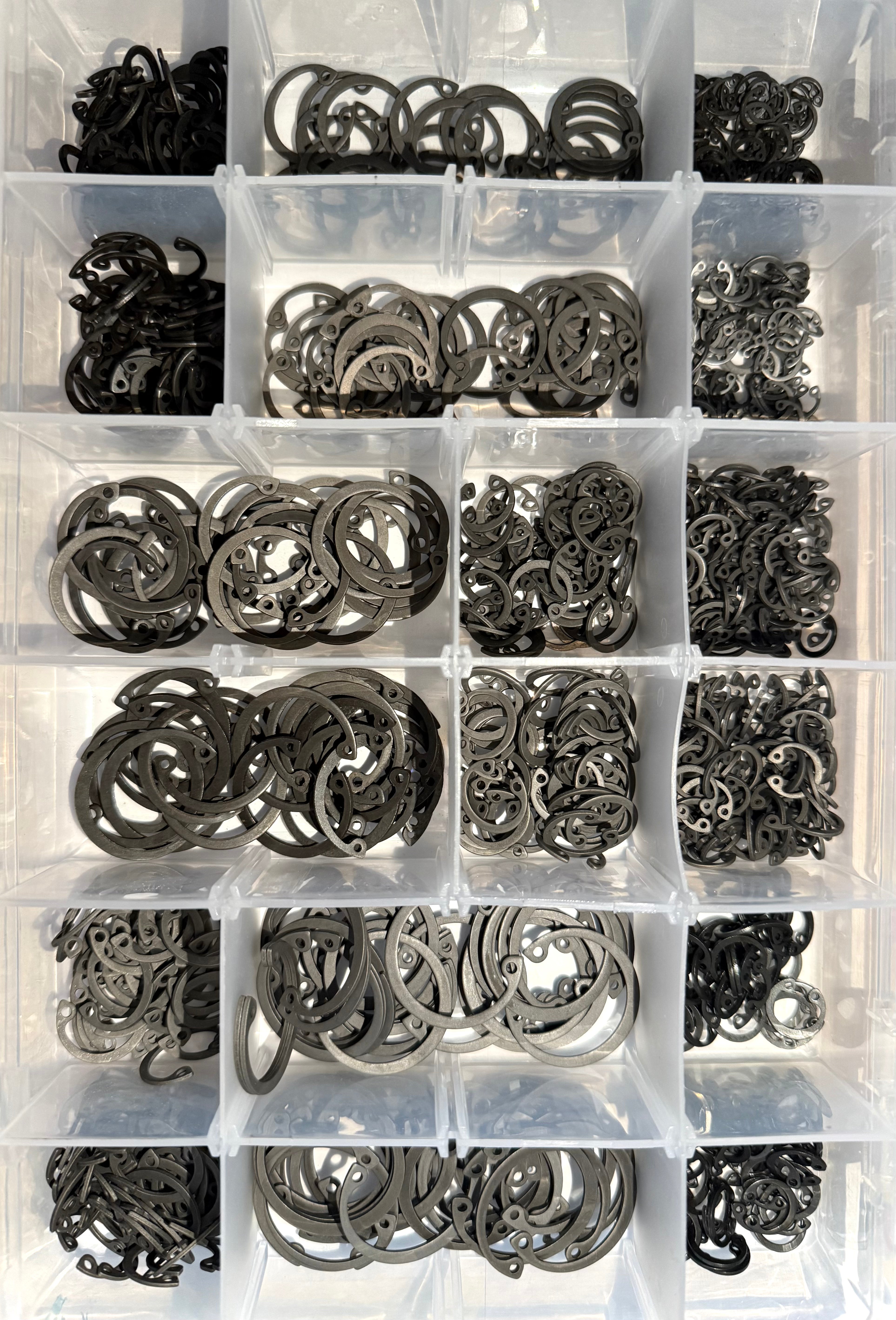 Internal Clips (For Boreholes) Din 472– 1,030 Piece Assortment Kit | Large Box